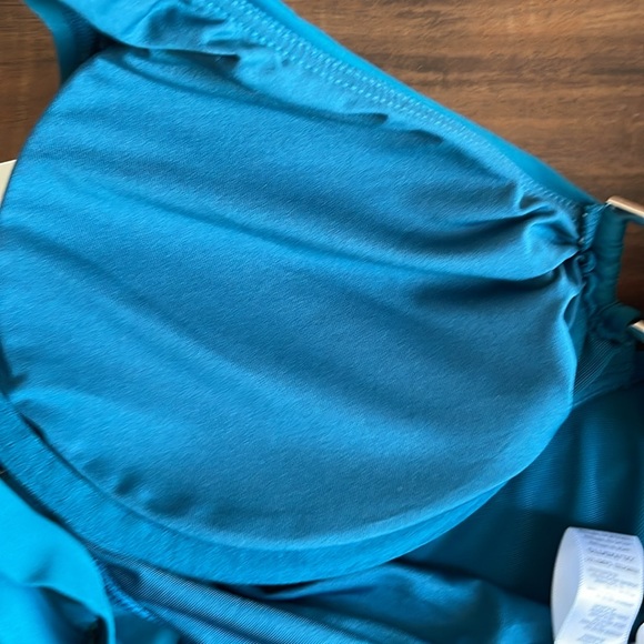 New DKNY V-Neck Ring One Piece Swimsuit with tummy control - Picture 11 of 17